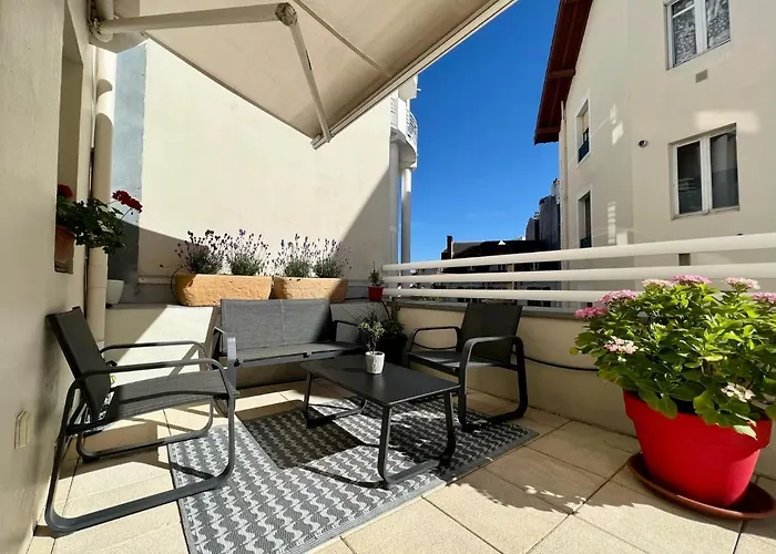 120m2 Avec Deux Terrasses Ensoleillées à Appartamento Biarritz